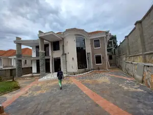 Photo - Furnished 6bdrm Duplex in Bwebajja, Ssabagabo-Makindye for sale