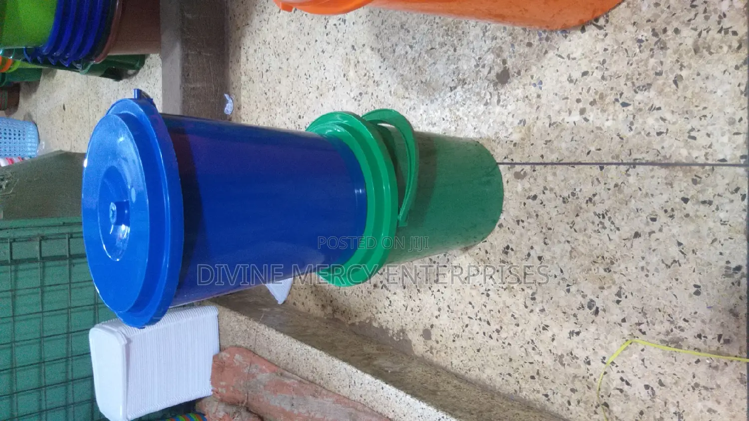 10itres Bucket With Cover