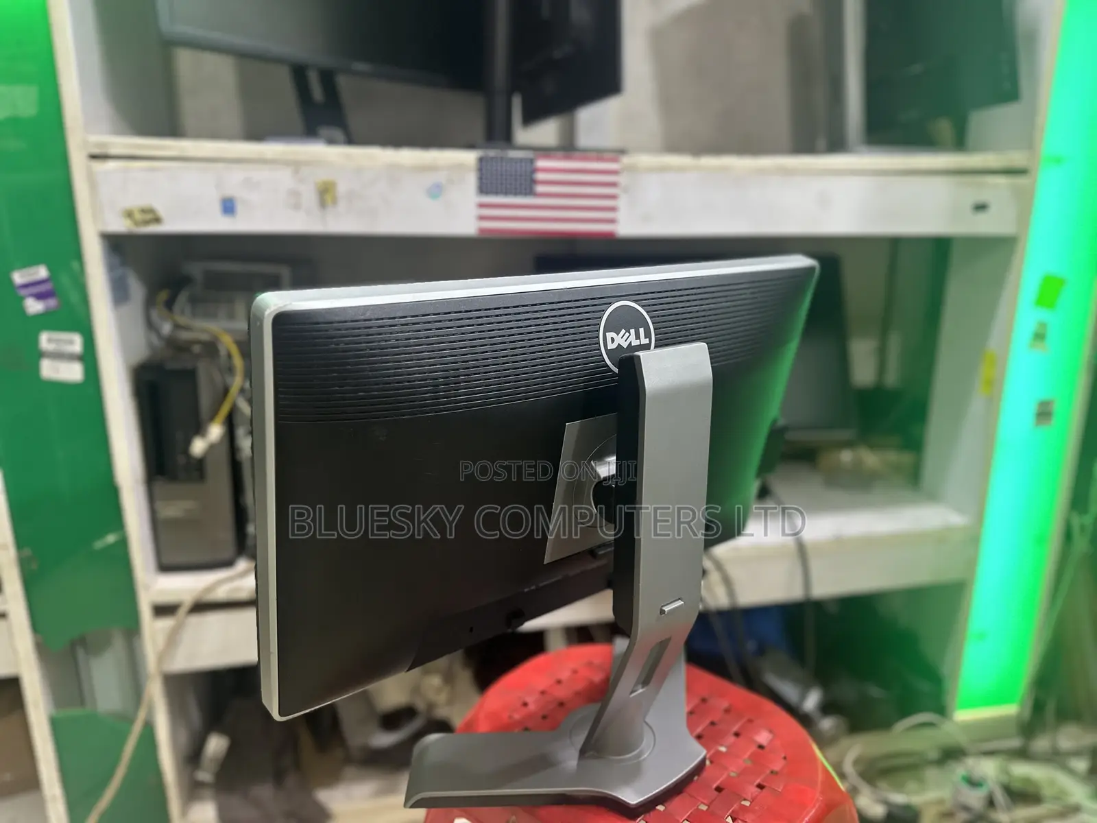 22.5 Inches Dell Flat Monitor
