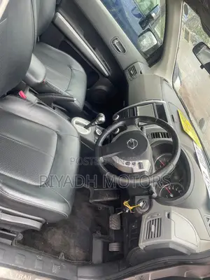 Nissan X-Trail 2.0 Petrol XE 2010 Gray