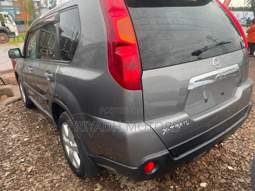 Nissan X-Trail 2.0 Petrol XE 2010 Gray