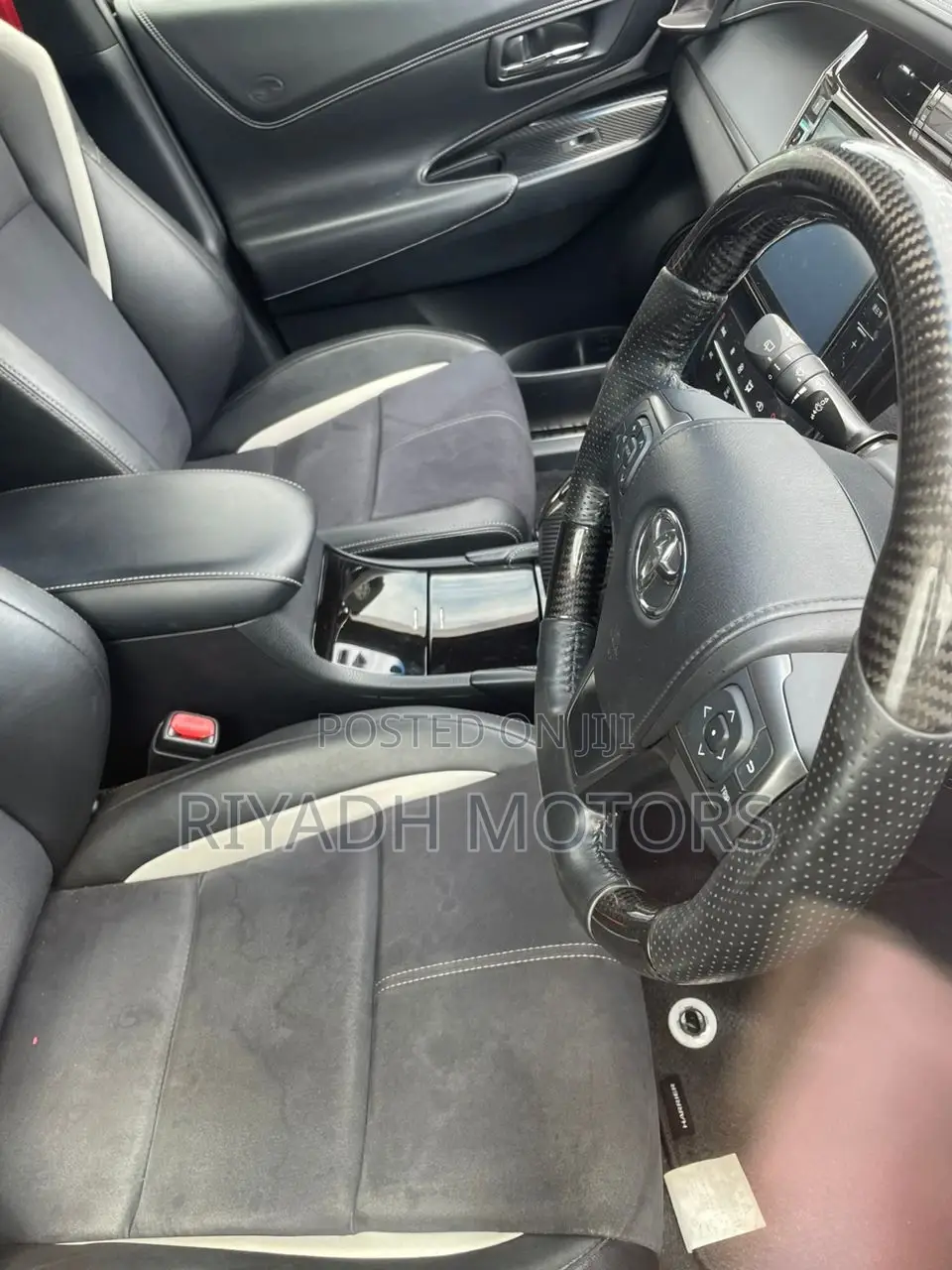 Toyota Harrier 2.0 2017 Black