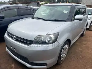 Toyota Corolla Rumion Hatchback 1.5 FWD 2012 Silver