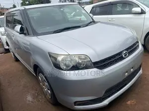 Toyota Corolla Rumion Hatchback 1.5 FWD 2012 Silver