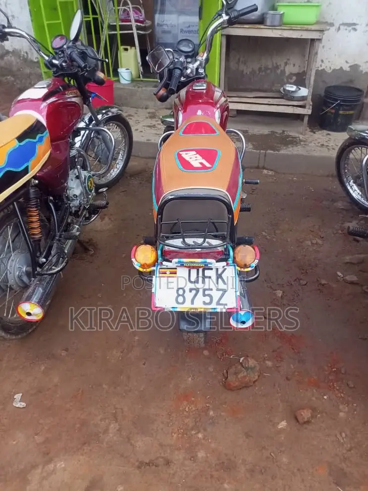 Bajaj Boxer 100 2023 Red