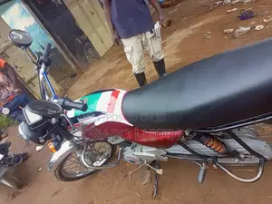 Bajaj Boxer 2022 Red