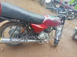 Bajaj Boxer 2022 Red