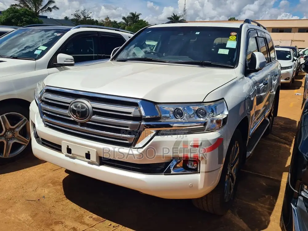 Toyota Land Cruiser 4.6 V8 ZX 2016 White