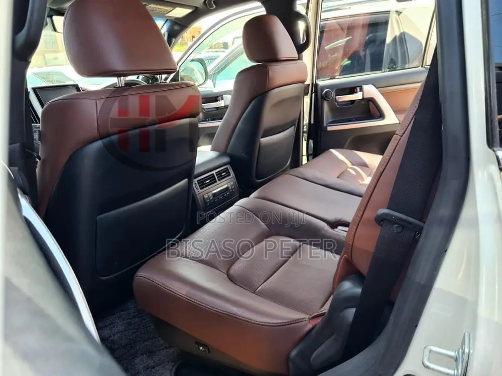 Toyota Land Cruiser 4.6 V8 ZX 2016 White