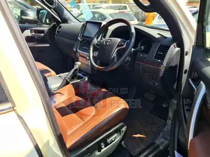 Toyota Land Cruiser 4.6 V8 ZX 2016 White