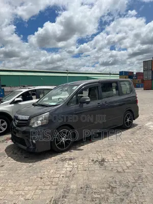 Toyota Noah 2.0 158hp AWD (8 Seater) 2011 Gray