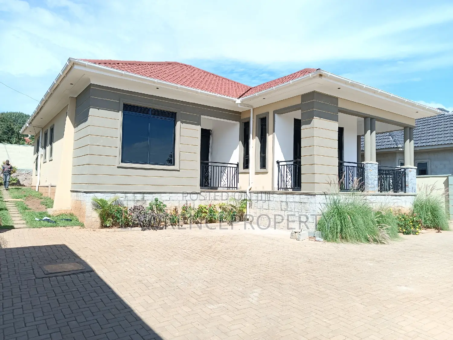 4bdrm House in Sonde, Goma for sale