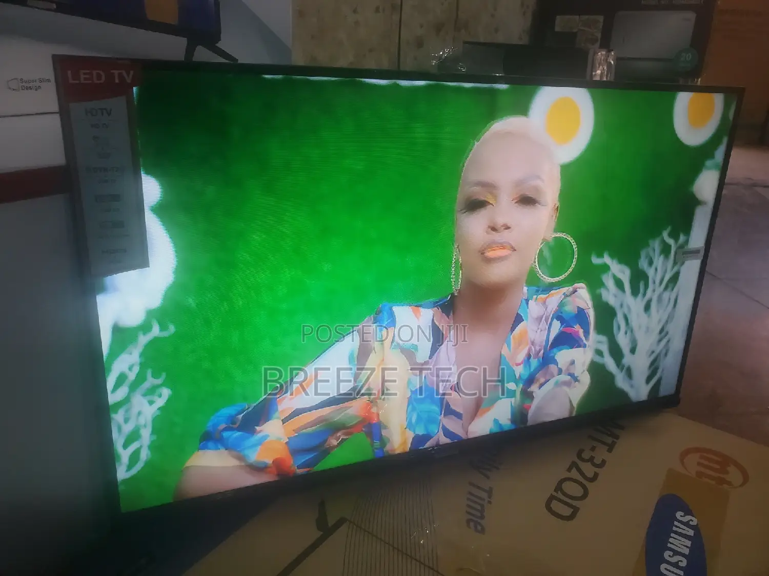 Samsung Tv 32"Inch Digital