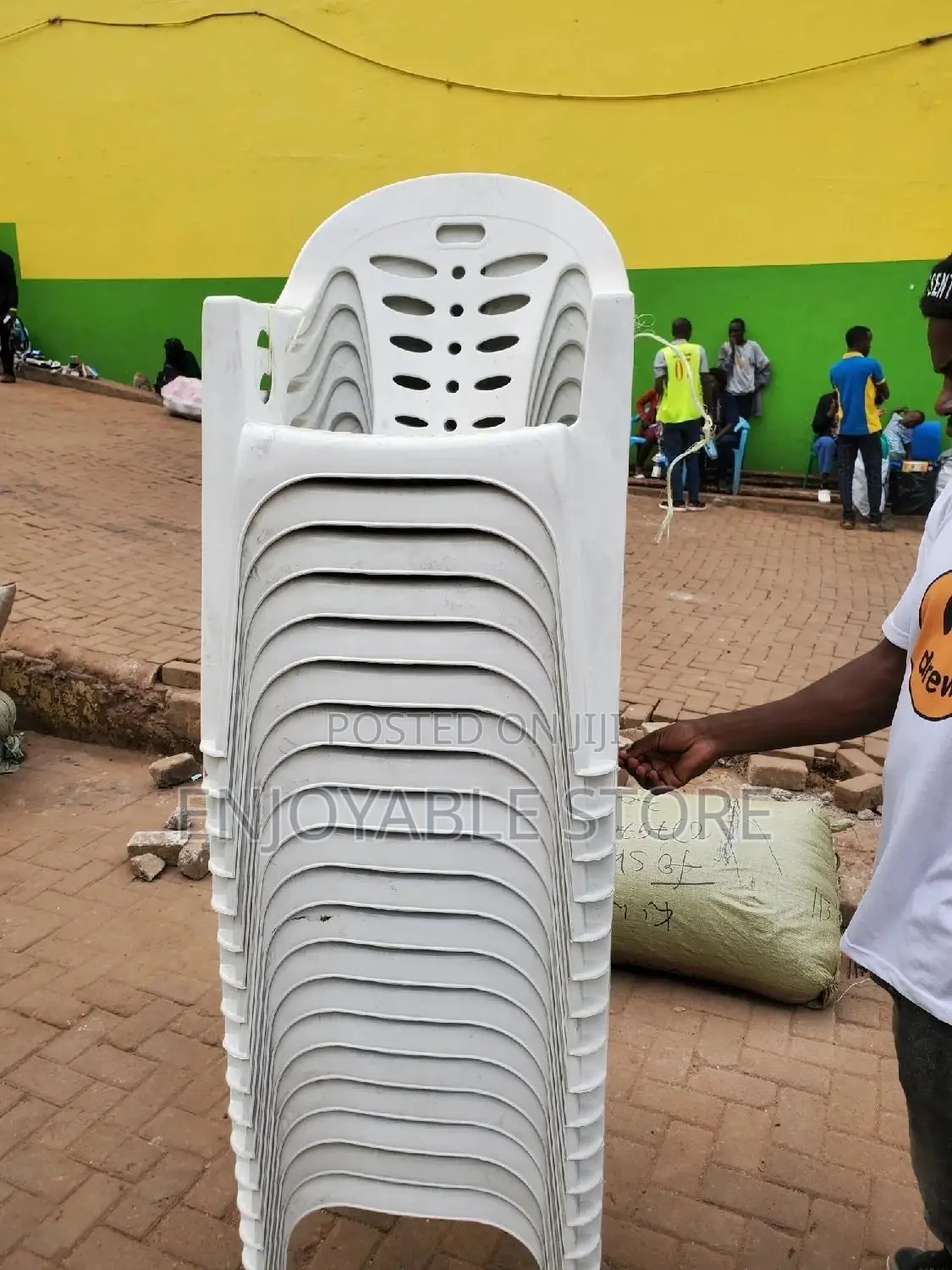 Plastic Chairs Plastic Chairs