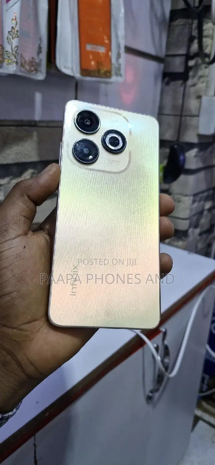 Infinix Smart 8 128 GB Yellow