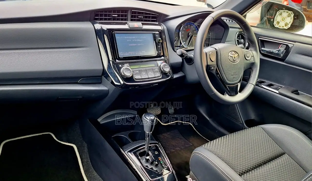 Toyota Corolla Fielder 2015 Silver