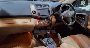 Toyota Vanguard 2010 Silver