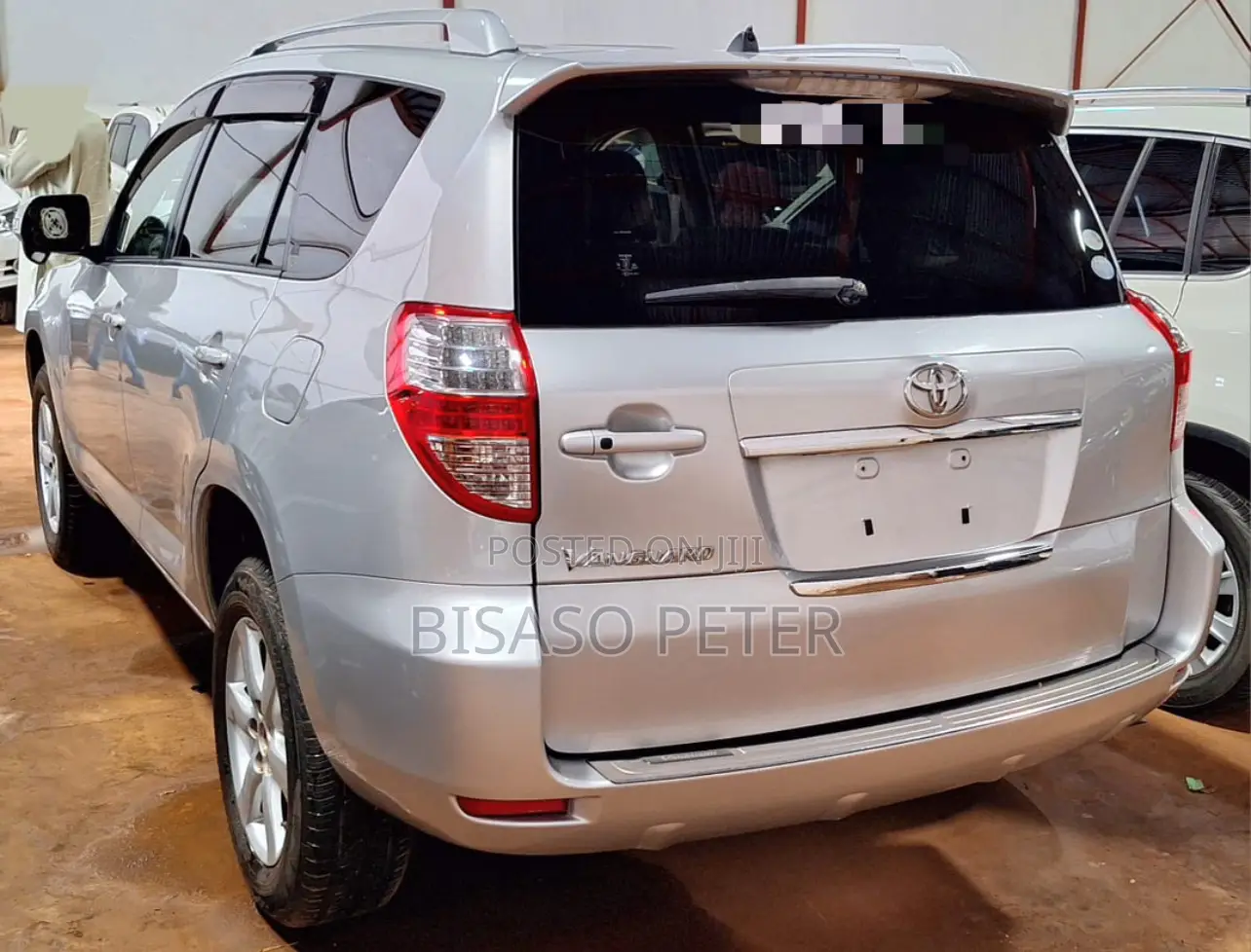 Toyota Vanguard 2010 Silver