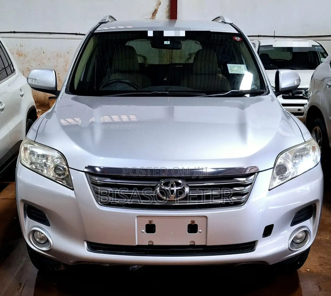 Toyota Vanguard 2010 Silver