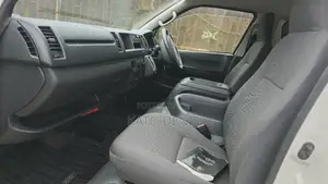 Toyota HiAce 2014 White