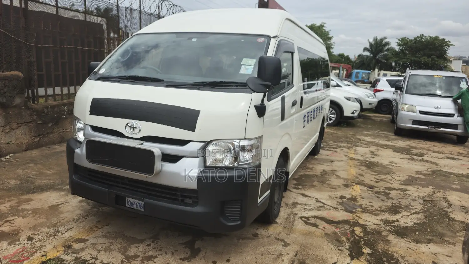 Toyota HiAce 2014 White