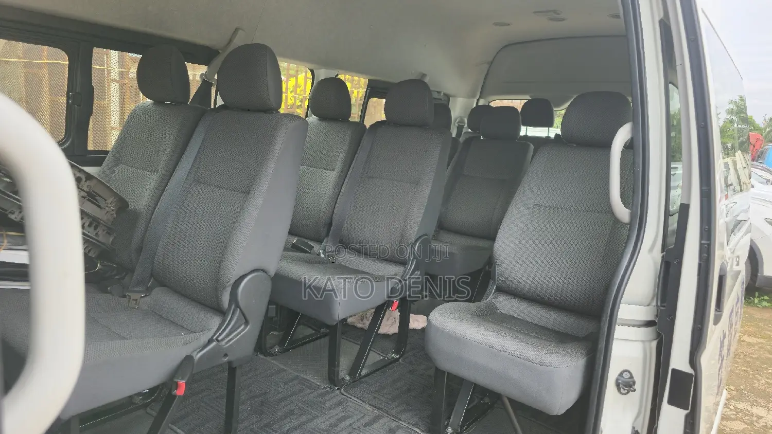 Toyota HiAce 2014 White