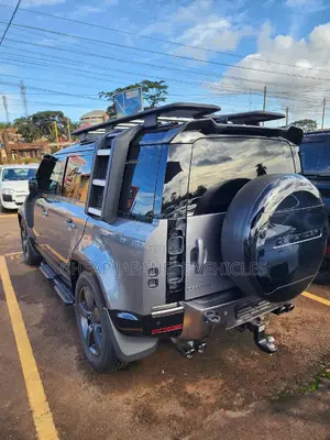 Land Rover Defender V8 2022 Gray