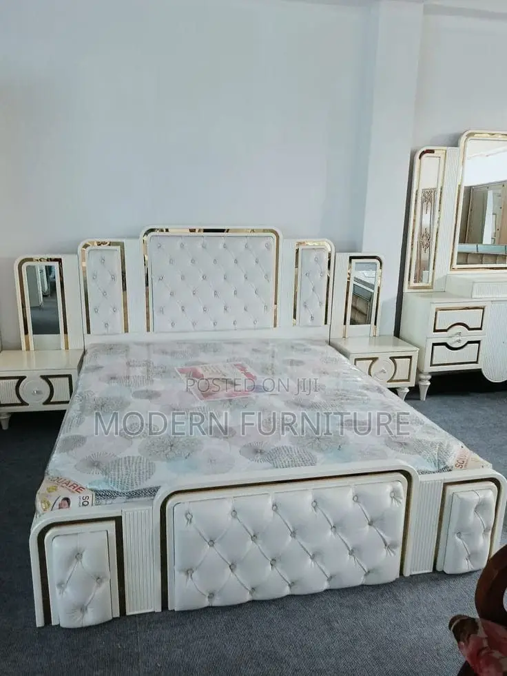 Luxury Queen Bed of 6 X 6 Feet Call Us On
