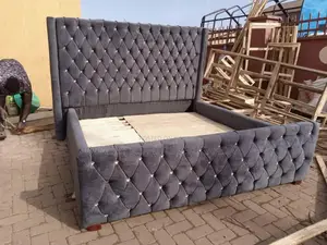 5x6 Tufted Bed