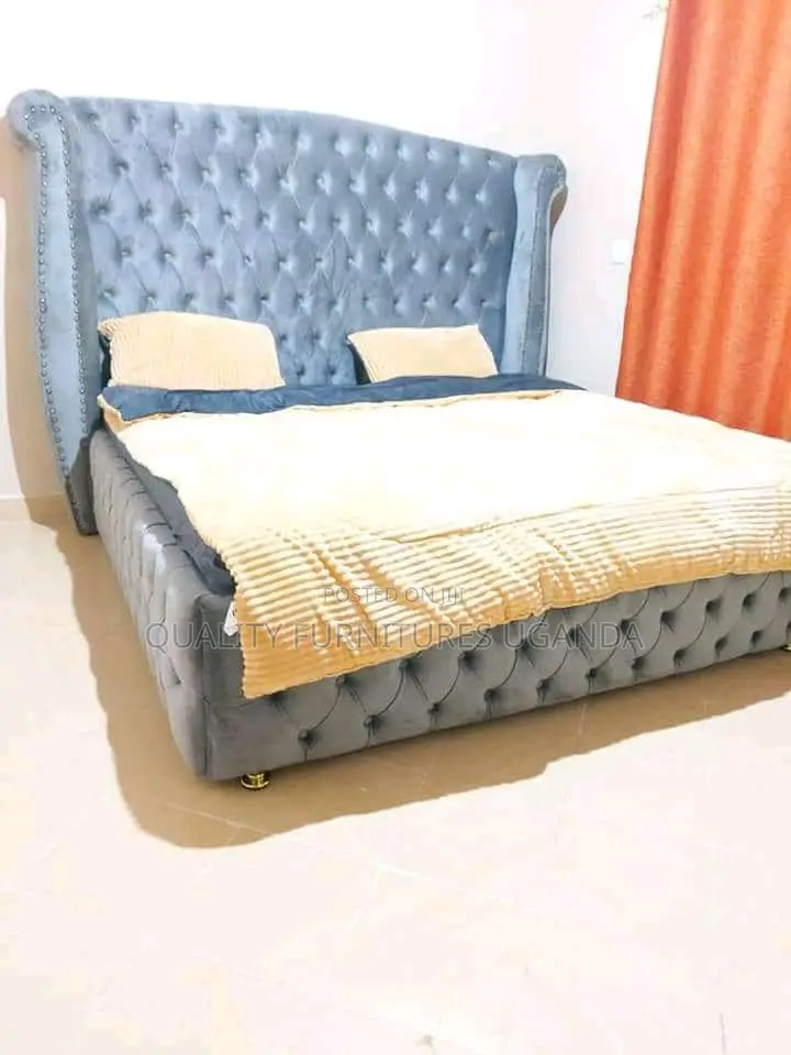5x6 Tufted Bed