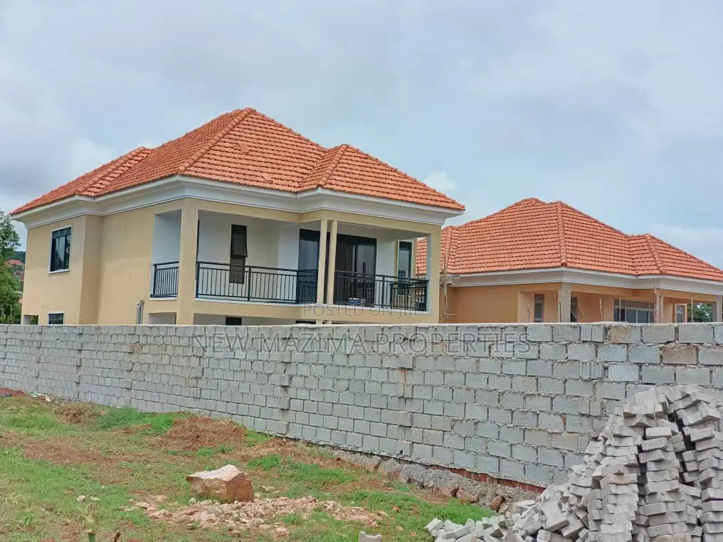 Mini Flat in Kitende Ntebe Rd, Division A for sale
