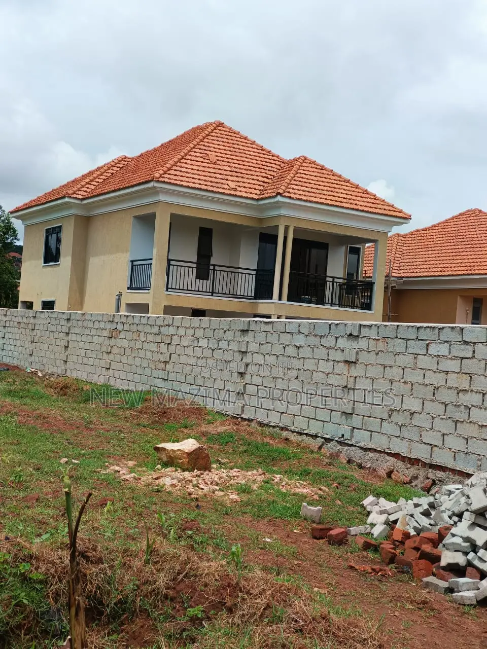 Mini Flat in Kitende Ntebe Rd, Division A for sale
