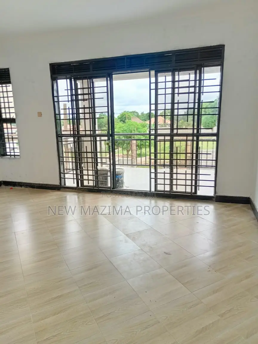 Mini Flat in Kitende Ntebe Rd, Division A for sale