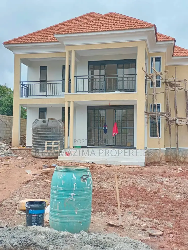 Mini Flat in Kitende Ntebe Rd, Division A for sale