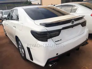 Photo - Toyota Mark X 2013 White