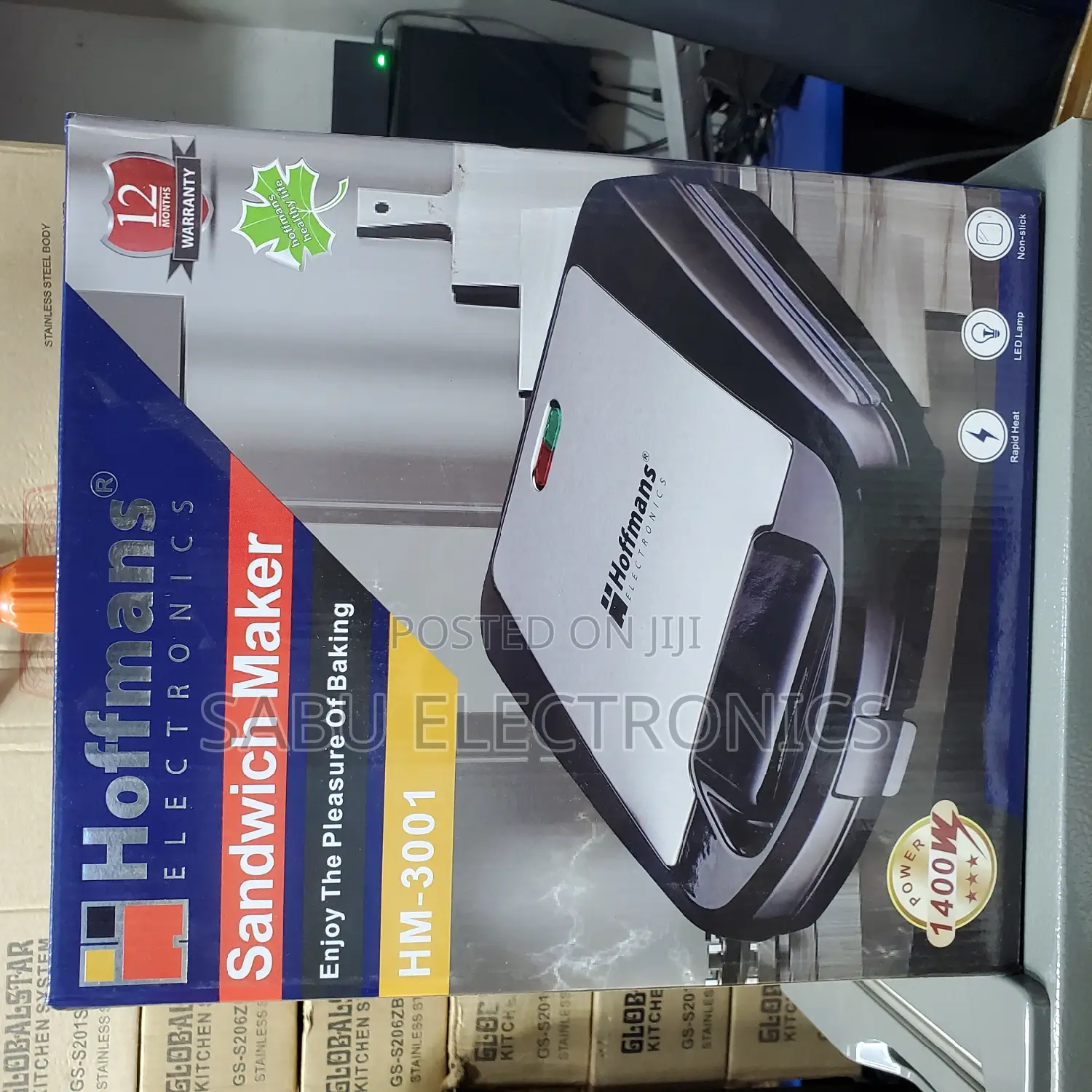 4 Sandwiches - Hoffmans 8 Slice Sandwich Maker- Toaster