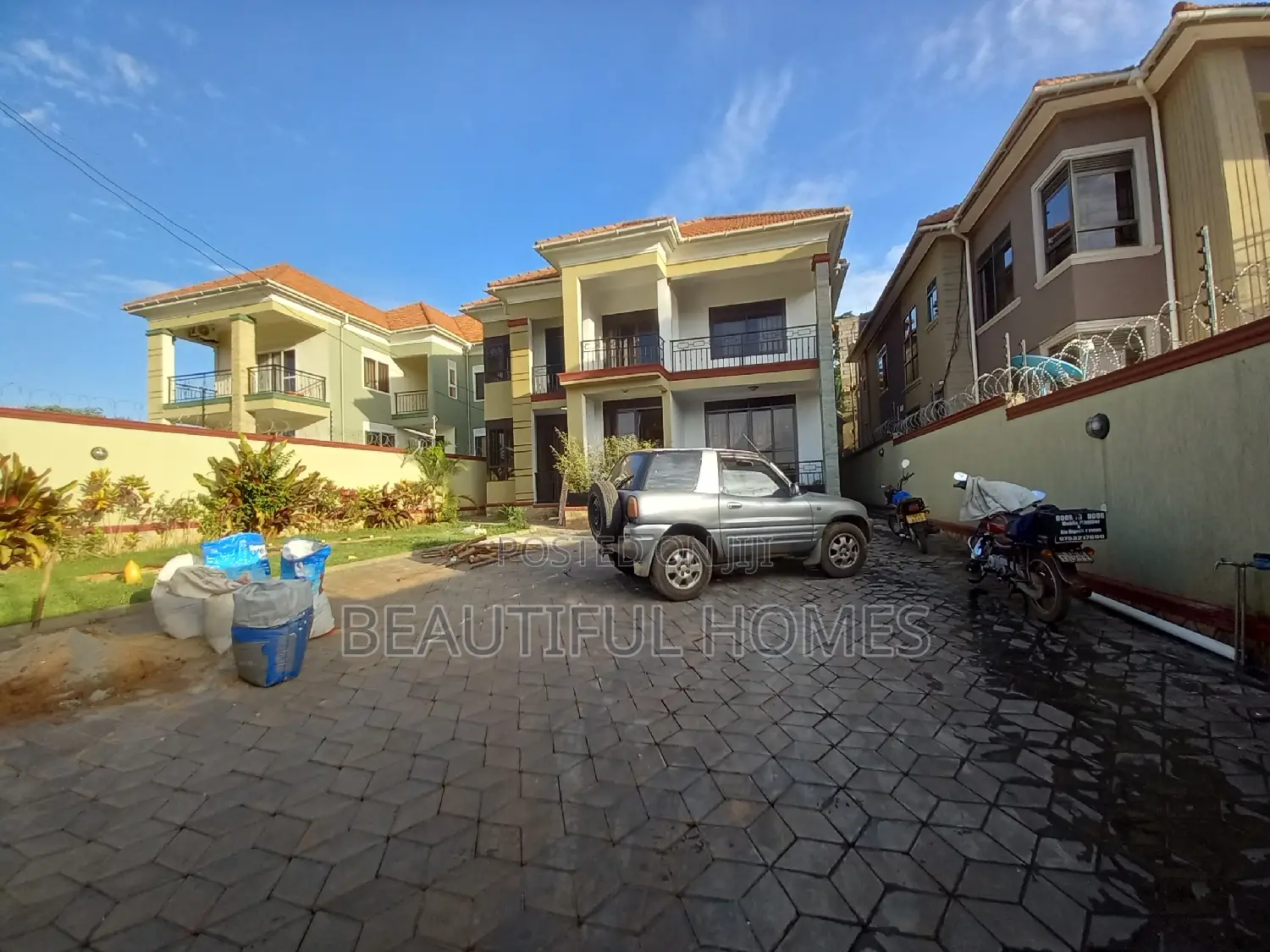 Furnished 6bdrm Duplex in Kiwatule Recreation, Nakawa for sale