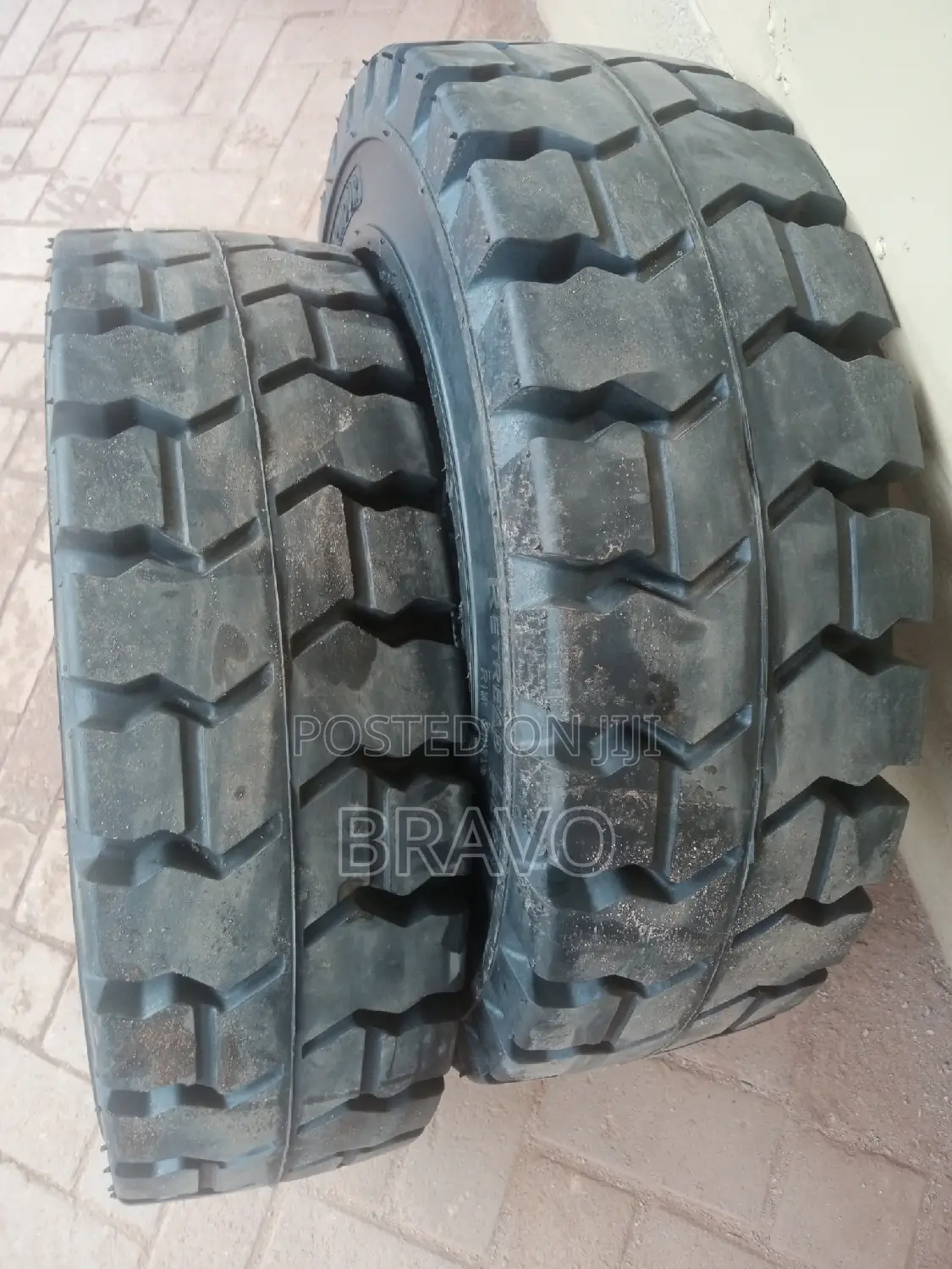 28*9-15 Hamour Solid Tyres.