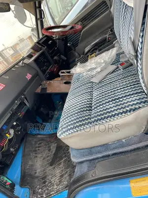 Isuzu Elf Mini Truck