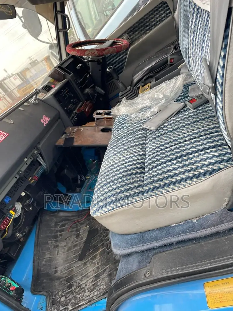 Isuzu Elf Mini Truck