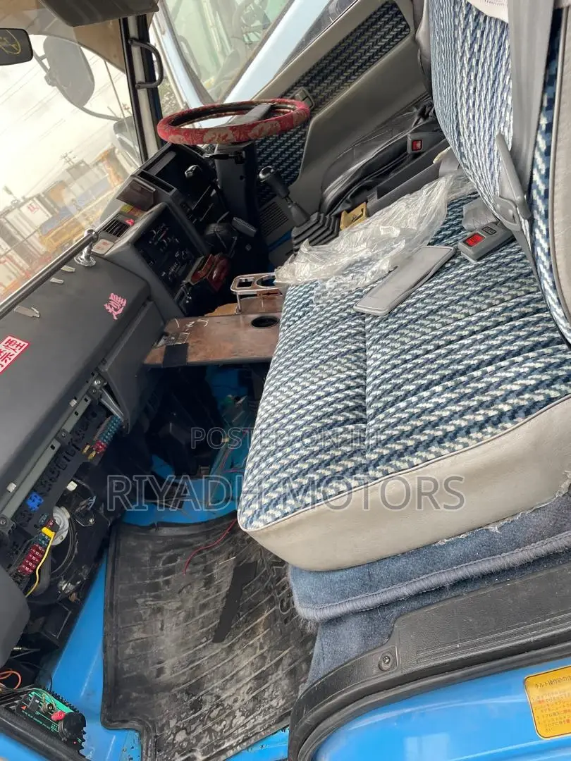 Isuzu Elf Mini Truck
