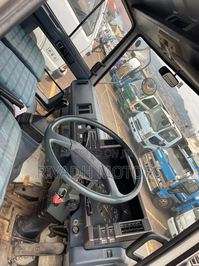 Isuzu Forward 1989