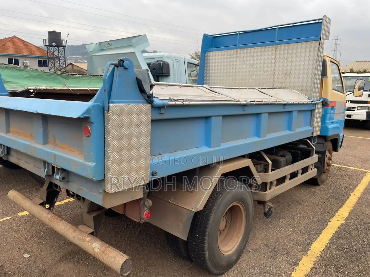 Isuzu 4tonnes Dumper