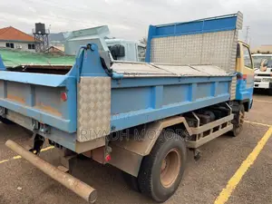 Isuzu 4tonnes Dumper