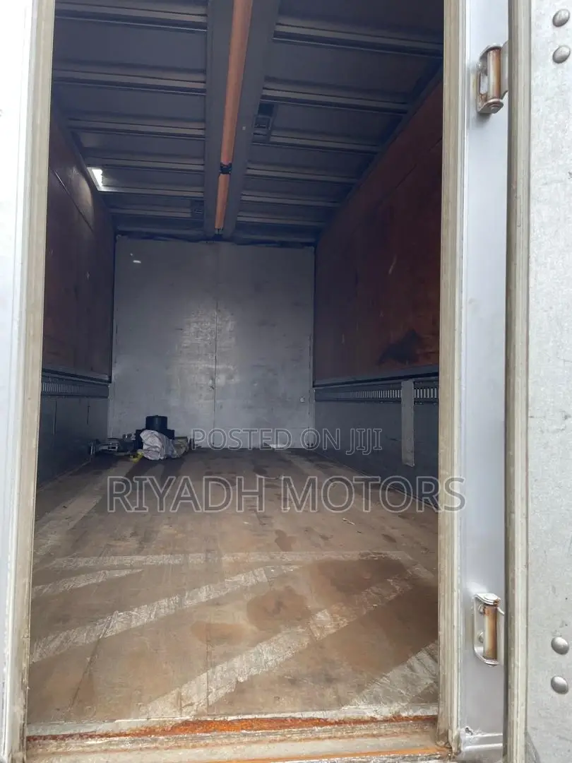 Fuso Box Body Japanese Used
