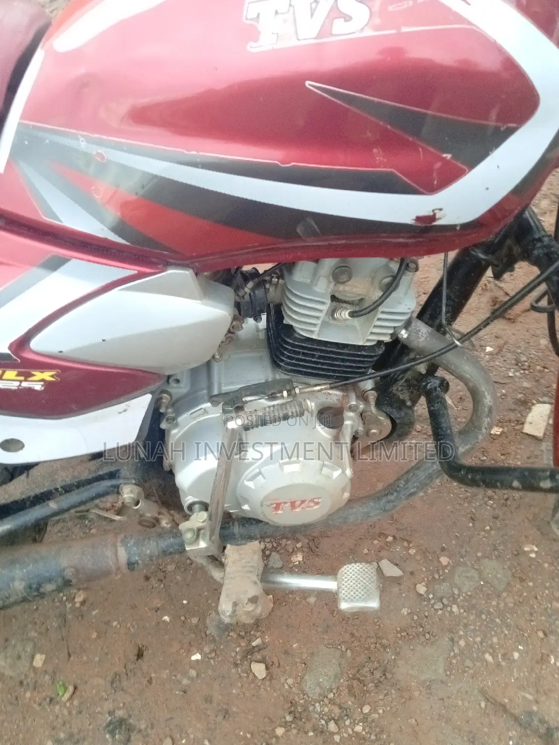 TVS HLX 125 2022 Red