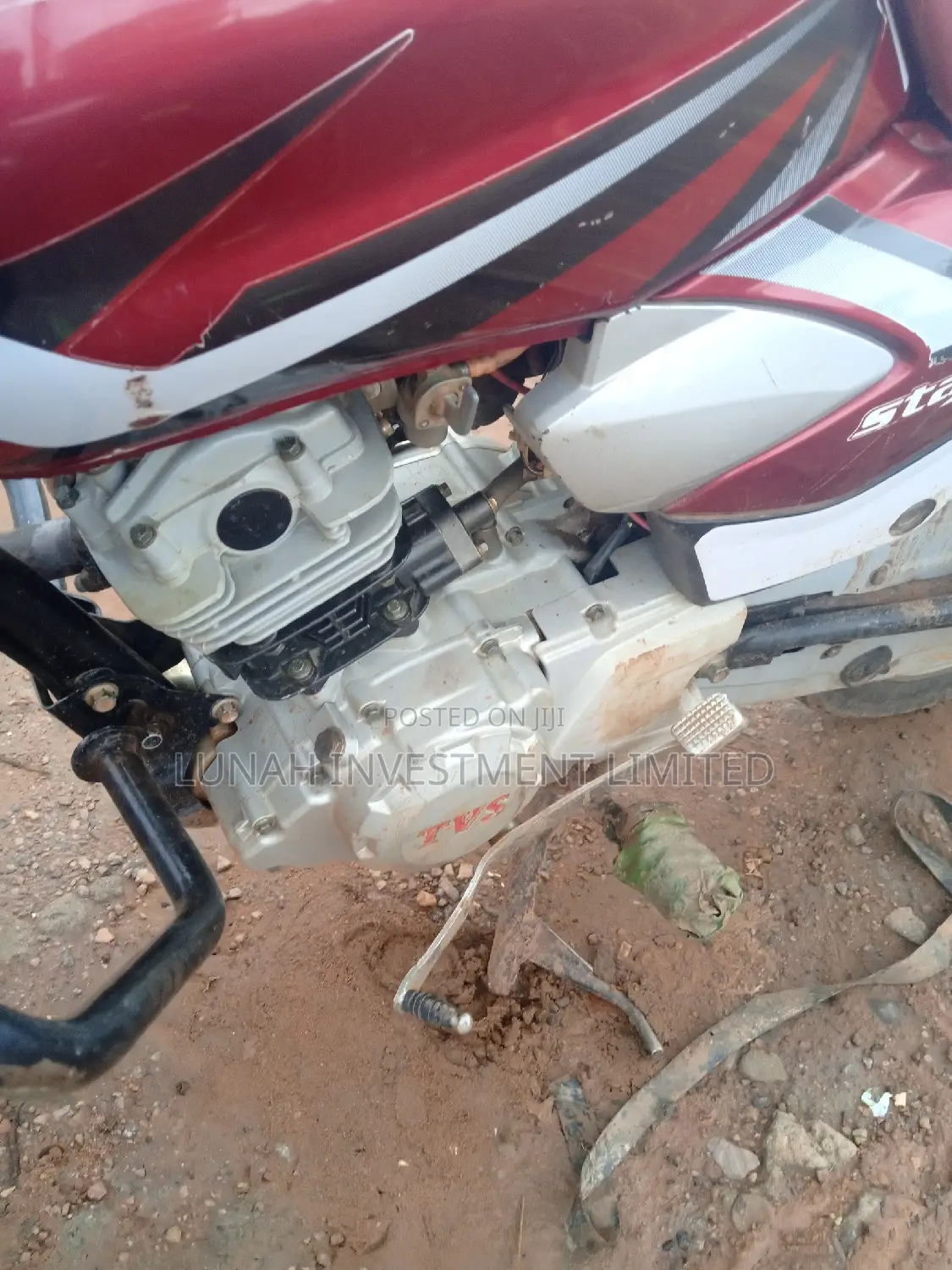 TVS HLX 125 2022 Red
