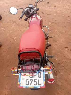 Bajaj Boxer 100 2023 Red