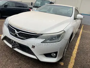 Photo - Toyota Mark X 2.5 RWD 2014 White