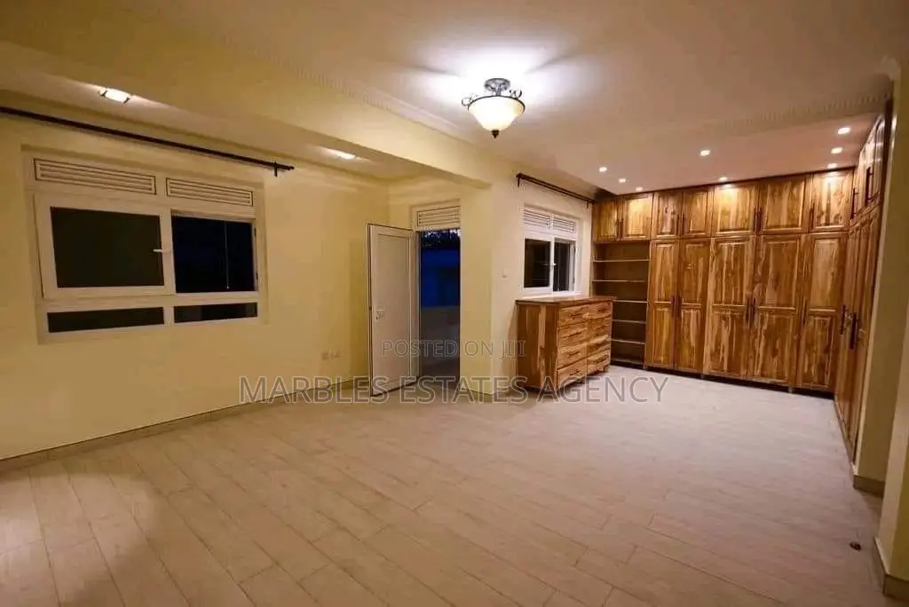 Furnished 4bdrm Maisonette in Bugolobi, Central Division for rent